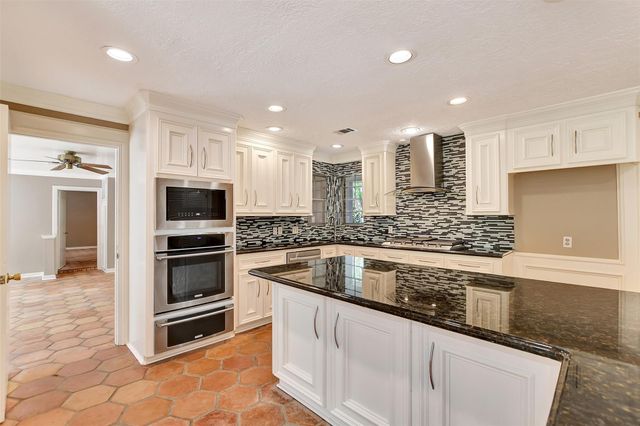 16002 Koenig Lane, Conroe, TX 77384