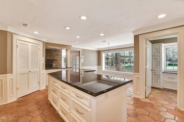16002 Koenig Lane, Conroe, TX 77384