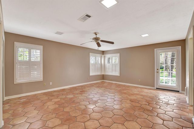 16002 Koenig Lane, Conroe, TX 77384