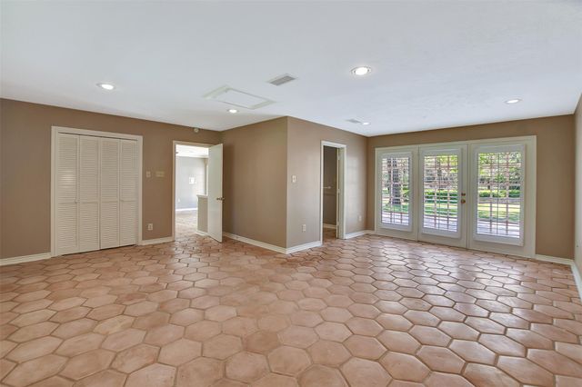 16002 Koenig Lane, Conroe, TX 77384