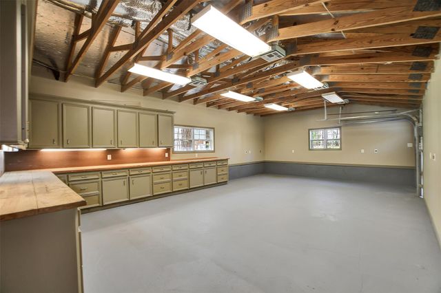 16002 Koenig Lane, Conroe, TX 77384