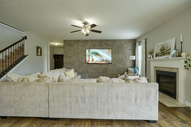 103 Carr Court, Pickerington, OH 43147