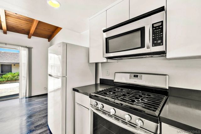 328-30 9th St, Del Mar, CA 92014