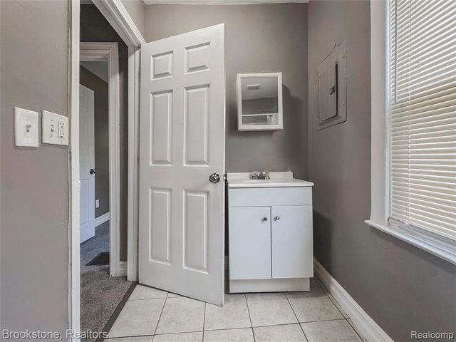744 Saint Clair Street, Pontiac, MI 48340