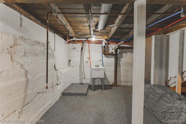 744 Saint Clair Street, Pontiac, MI 48340