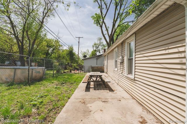 744 Saint Clair Street, Pontiac, MI 48340