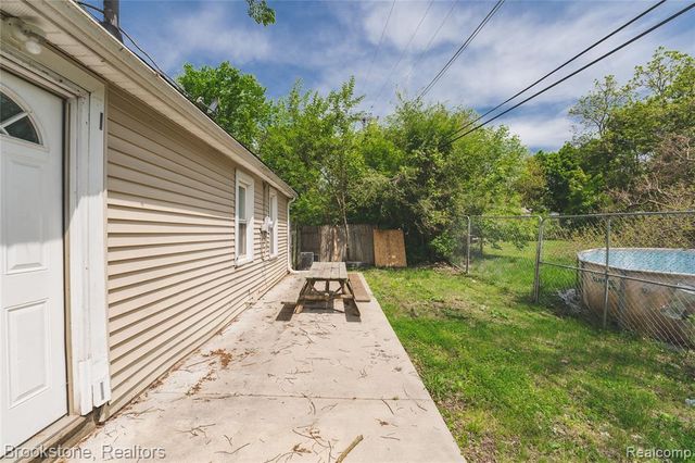 744 Saint Clair Street, Pontiac, MI 48340