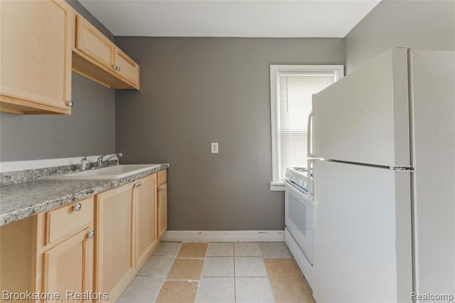 744 Saint Clair Street, Pontiac, MI 48340