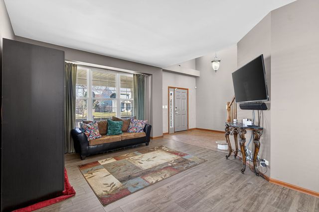 2993 Stirling Court, Montgomery, IL 60538