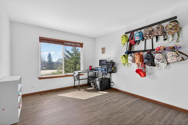 2993 Stirling Court, Montgomery, IL 60538