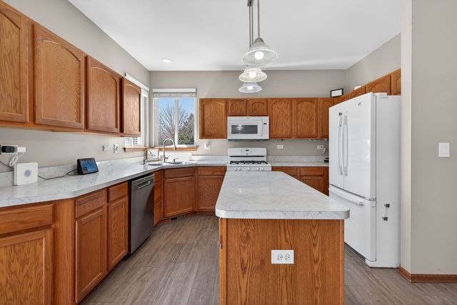 2993 Stirling Court, Montgomery, IL 60538