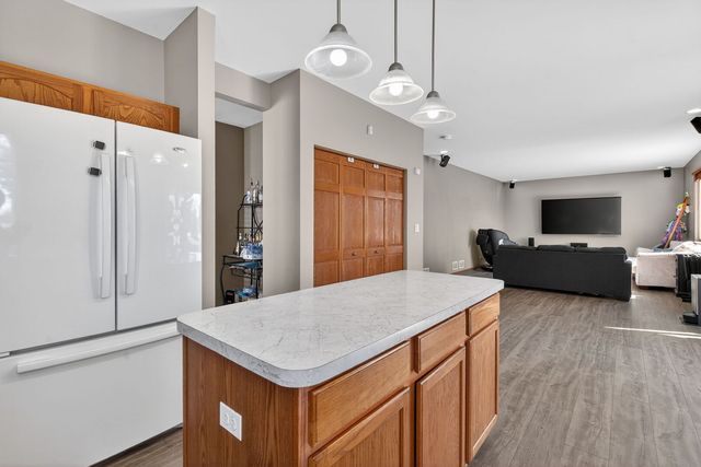 2993 Stirling Court, Montgomery, IL 60538