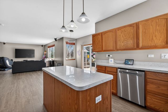 2993 Stirling Court, Montgomery, IL 60538