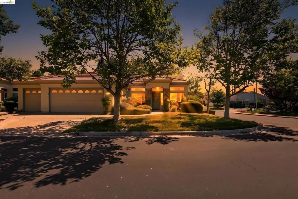 Image 2 of property listing at 362 Ruby Terrace, Brentwood, CA 94513