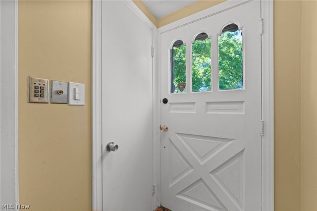 2127 Lyndway Road, Beachwood, OH 44122