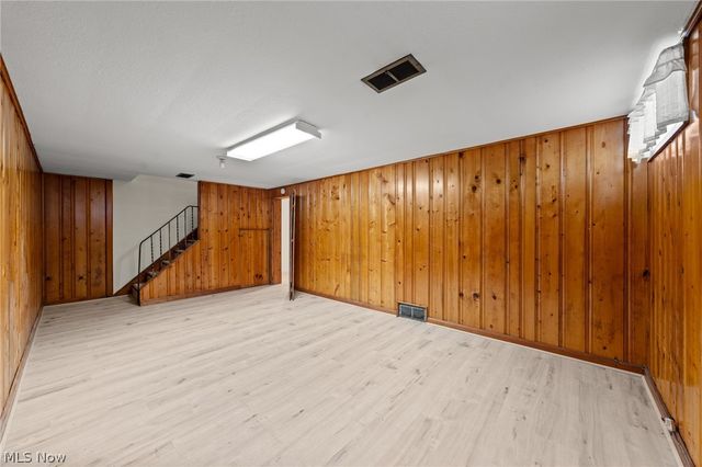 2127 Lyndway Road, Beachwood, OH 44122