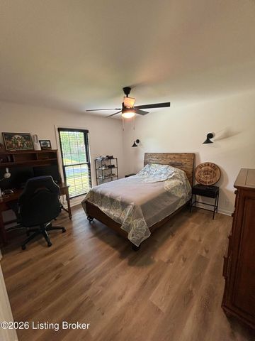 10911 Falkirk Rd, Louisville, KY 40243