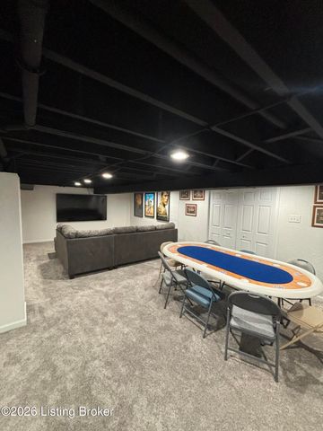 10911 Falkirk Rd, Louisville, KY 40243