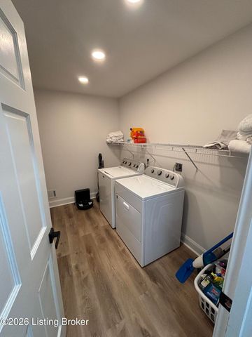 10911 Falkirk Rd, Louisville, KY 40243