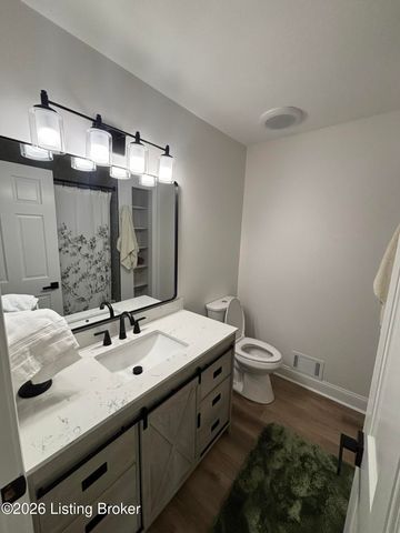 10911 Falkirk Rd, Louisville, KY 40243