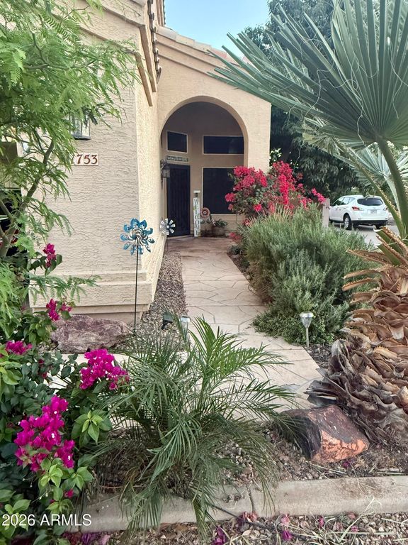 Image 11 of property listing at 1753 E BOSTON Circle, Chandler, AZ 85225