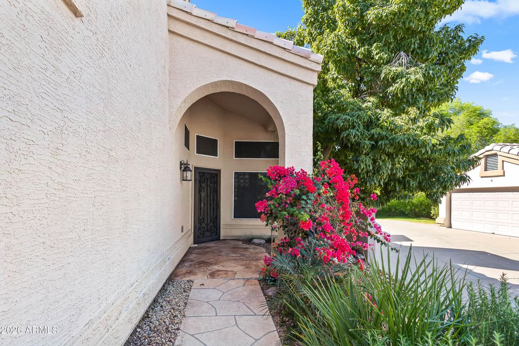 Image 12 of property listing at 1753 E BOSTON Circle, Chandler, AZ 85225
