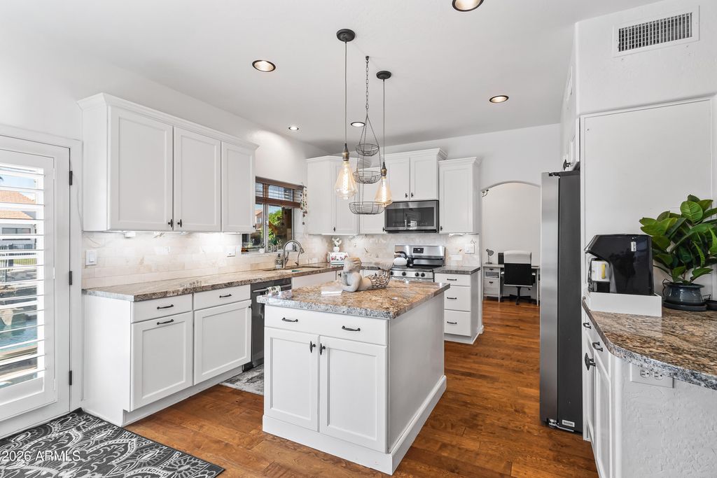 Image 25 of property listing at 1753 E BOSTON Circle, Chandler, AZ 85225