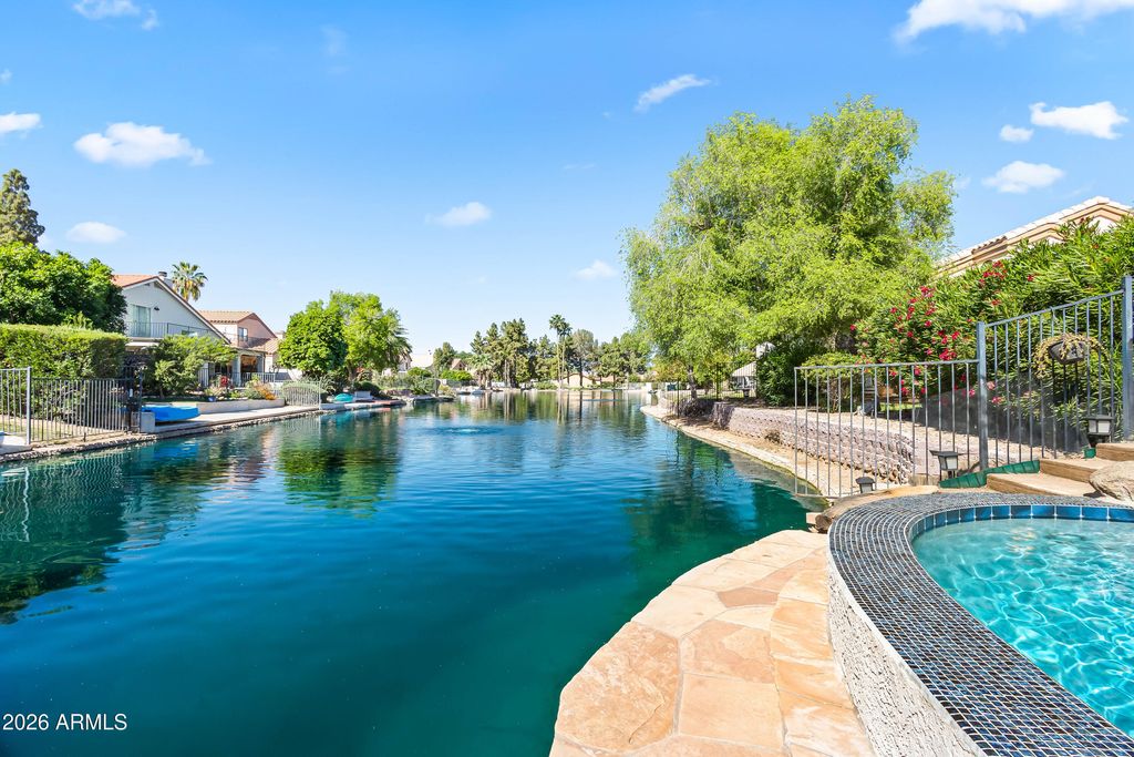 Image 4 of property listing at 1753 E BOSTON Circle, Chandler, AZ 85225