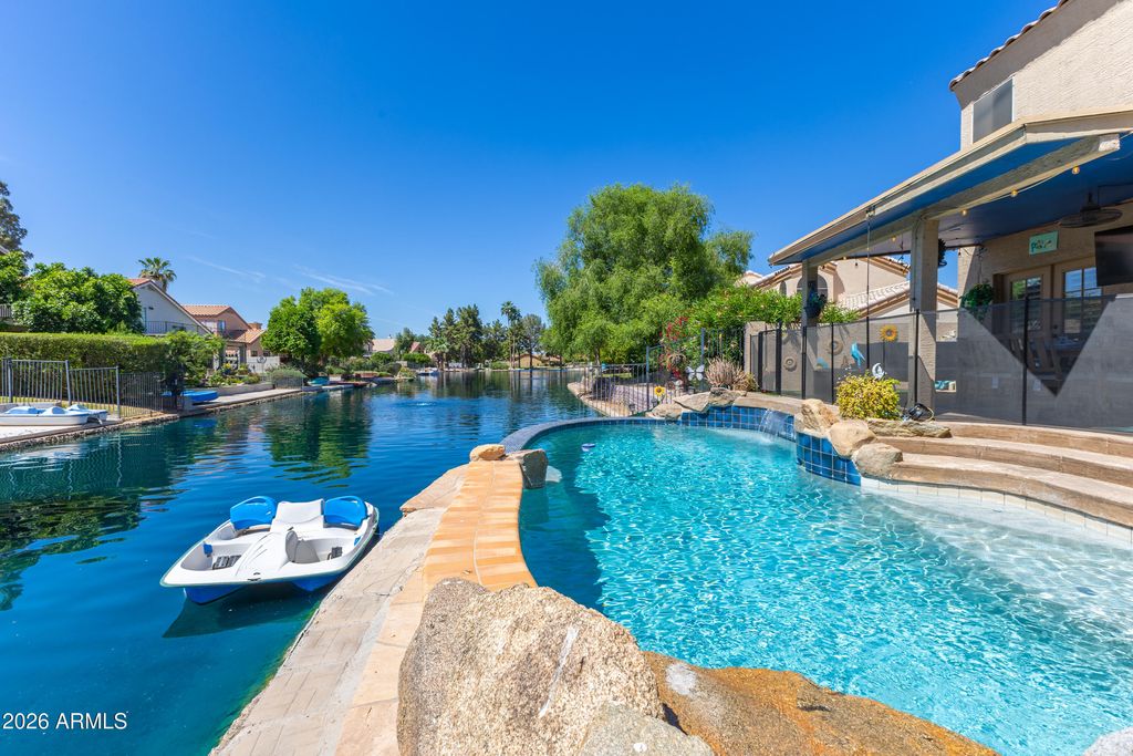 Image 5 of property listing at 1753 E BOSTON Circle, Chandler, AZ 85225