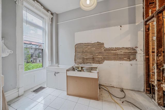 571 Macon Street, Brooklyn, NY 11233