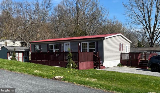 51 HELENA LN, Carlisle, PA 17015