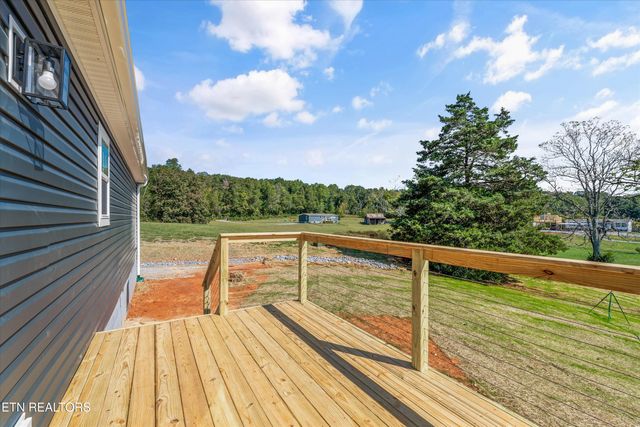 338 Greenbriar Rd, Sweetwater, TN 37874