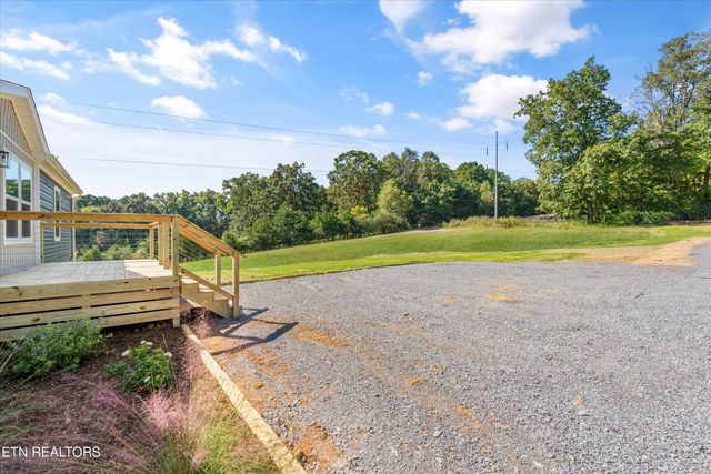 338 Greenbriar Rd, Sweetwater, TN 37874