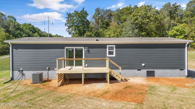 338 Greenbriar Rd, Sweetwater, TN 37874
