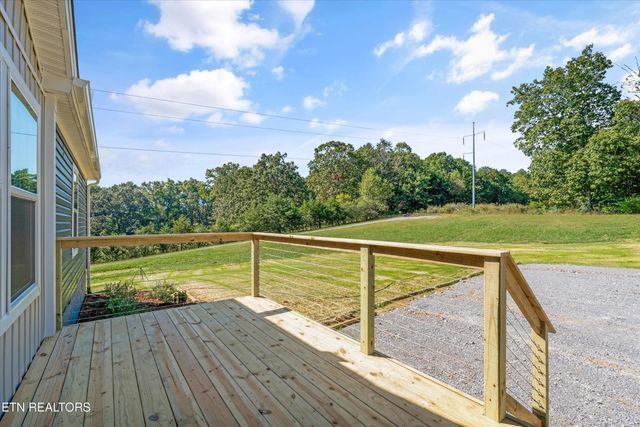 338 Greenbriar Rd, Sweetwater, TN 37874
