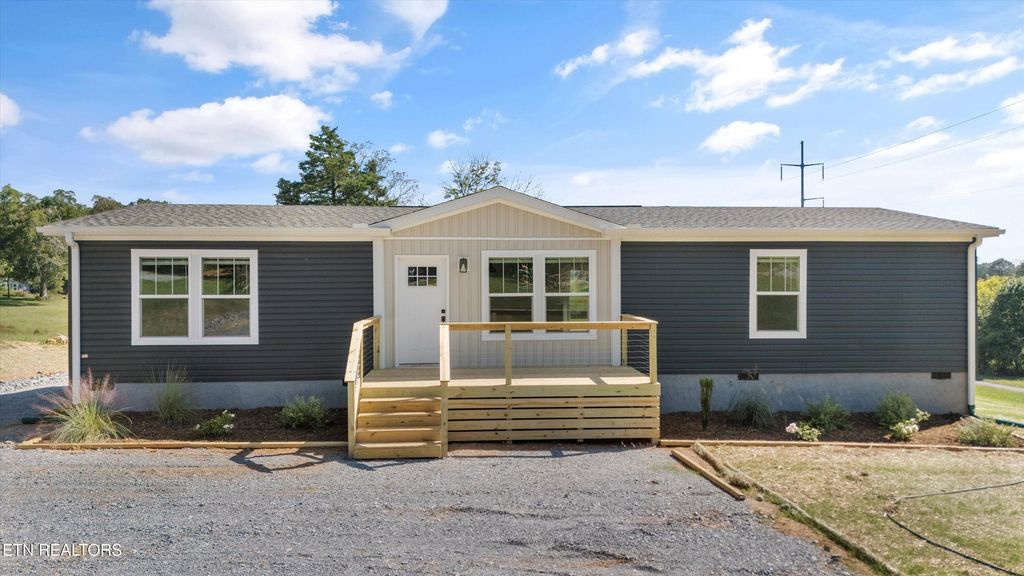 338 Greenbriar Rd, Sweetwater, TN 37874