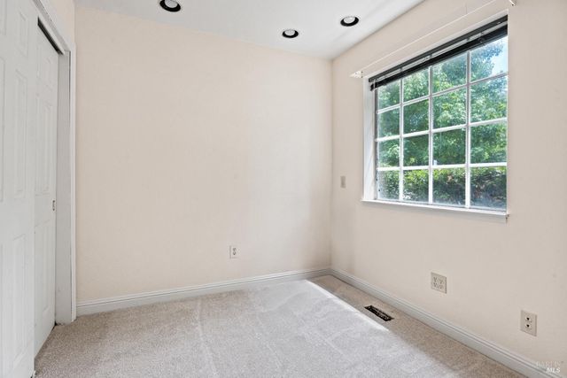 84 School St, Willits, CA 95490