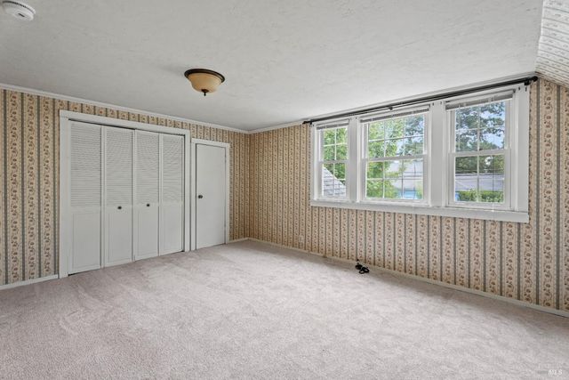 84 School St, Willits, CA 95490