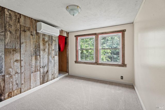 84 School St, Willits, CA 95490