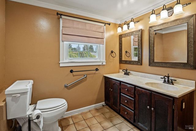 84 School St, Willits, CA 95490