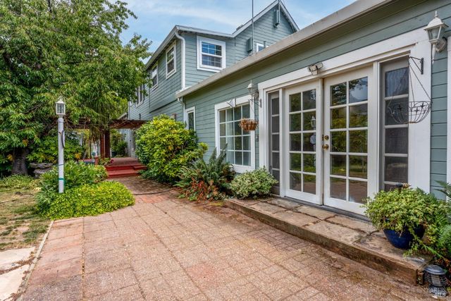 84 School St, Willits, CA 95490