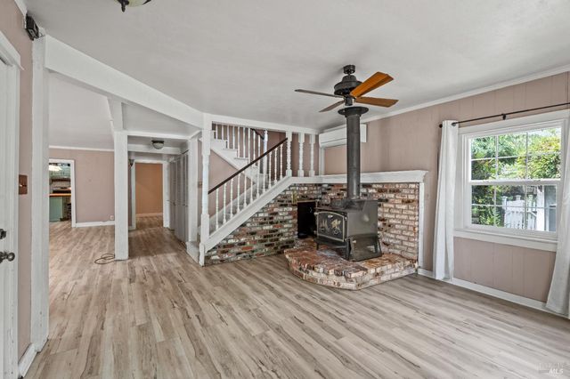 84 School St, Willits, CA 95490