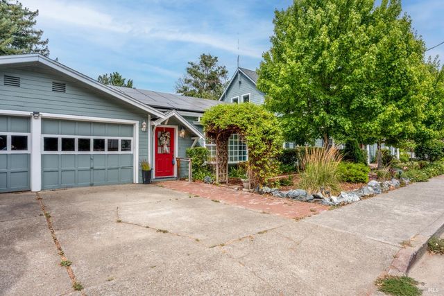 84 School St, Willits, CA 95490