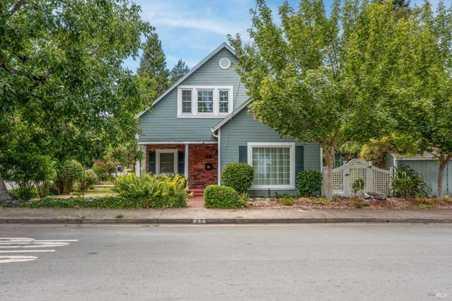 84 School St, Willits, CA 95490