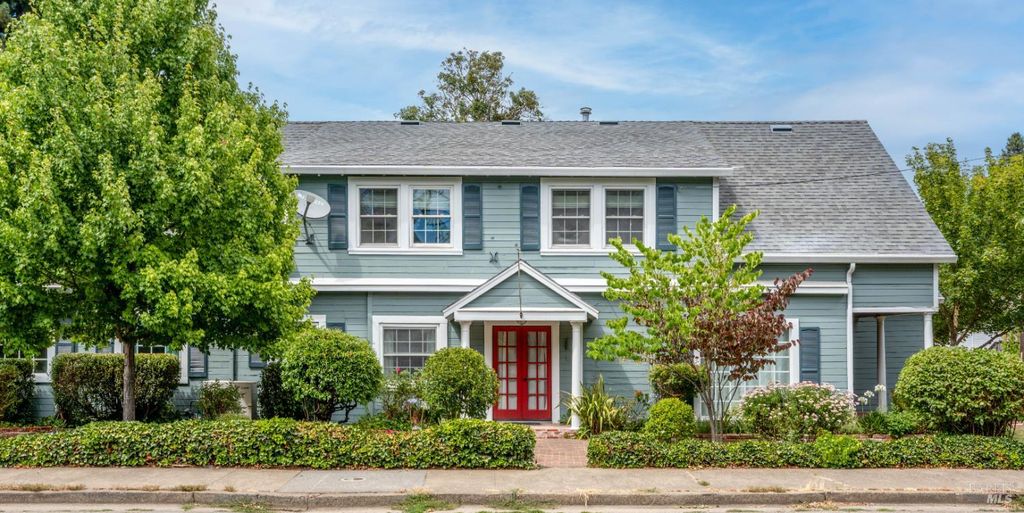 84 School St, Willits, CA 95490