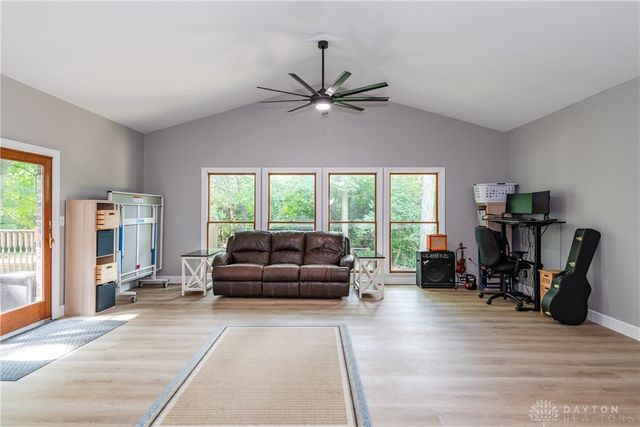 4341 Lone Wolf Avenue, Springfield, OH 45502