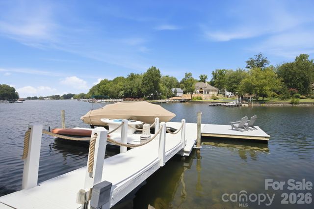 19318 Mary Ardrey Circle, Cornelius, NC 28031
