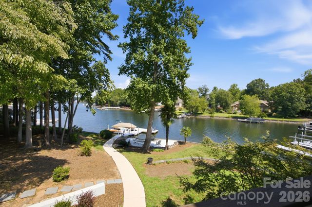 19318 Mary Ardrey Circle, Cornelius, NC 28031