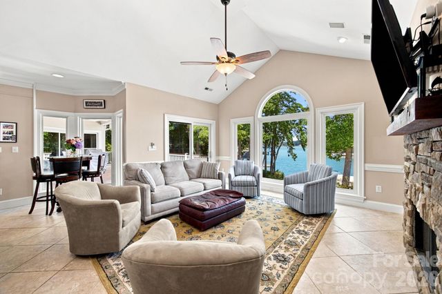 19318 Mary Ardrey Circle, Cornelius, NC 28031