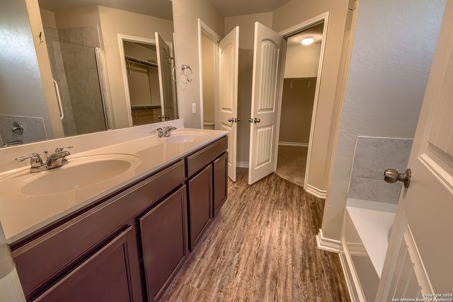 815 RED CROSSBILL, San Antonio, TX 78253